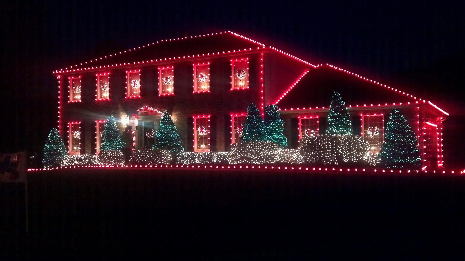 Christmas Lights in Louisville | Taylor Homes